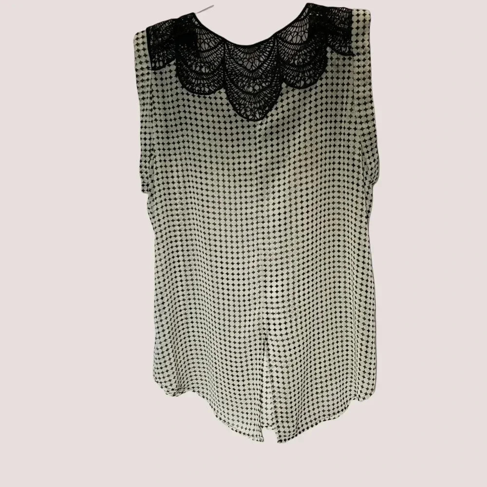 Pleione  White blk Polka Dot Crochet Knit Accent Blouse - Picture 3 of 9